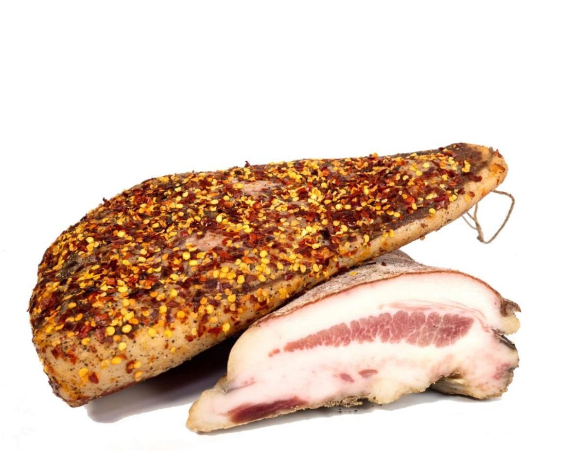 Guanciale di suino piccante